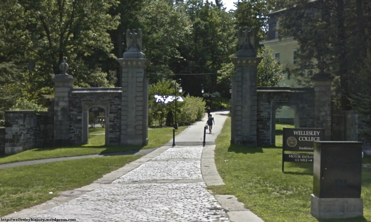 The Gates of Wellesley College – Wellesley History